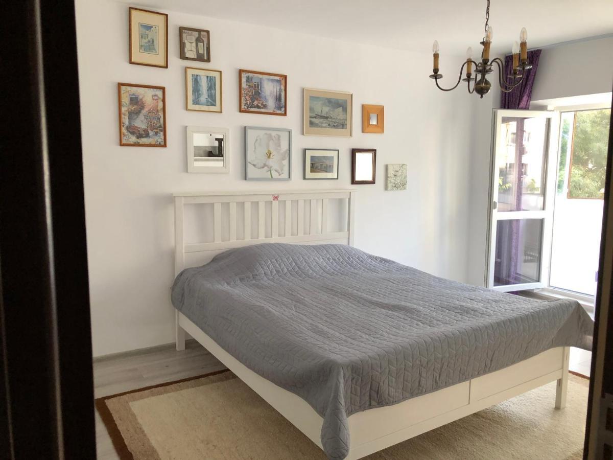 Le Garcon De Cristina-Simple,Quiet,Spacious Studio Bukarest Exteriör bild