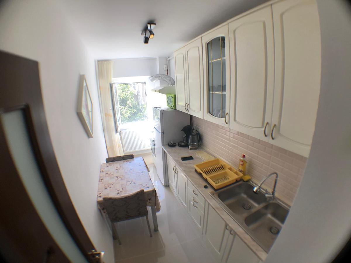 Le Garcon De Cristina-Simple,Quiet,Spacious Studio Bukarest Exteriör bild